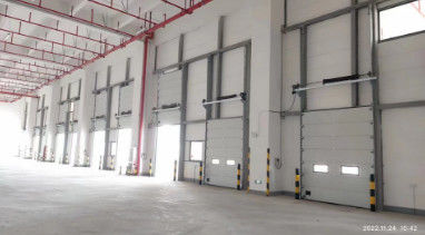 購入 隔熱産業用セクションドア RAL9006 / RAL9002 倉庫用色 online manufacture