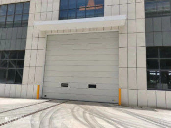 購入 パーソナライズされた産業用セクションドア 断熱鋼 セクションガレージドア online manufacture