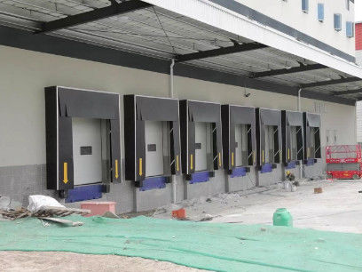 購入 黒いPVC製 産業用 引き込み型 ドックシェルター 防摩擦型 フロント online manufacture