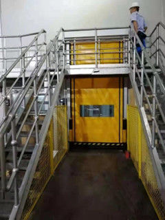 購入 隔離された産業用高速ドア 透明窓付き 1.5mm 厚さ online manufacture