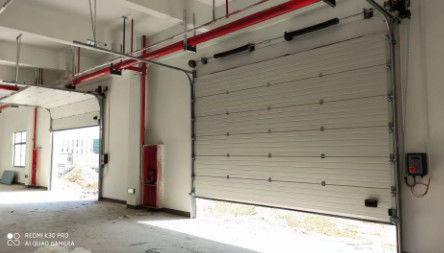 購入 ロジスティック 倉庫と製造のための汎用的なセクションドア online manufacture