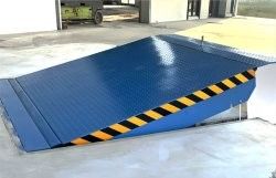 購入 寒冷物流 冷蔵庫 高度な水力ドックレベル 安全な積載 online manufacture