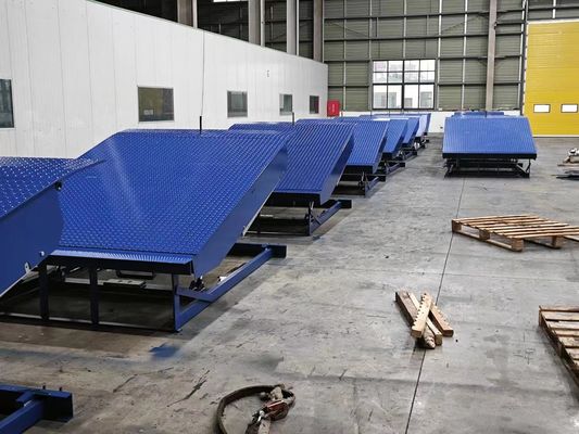 電動水力荷重ドックレベル 動的荷重6800kg / 静的荷重13600kg