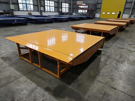ロジスティック 水力ドックレベルラー 卸荷 港 静的負荷 13600kg