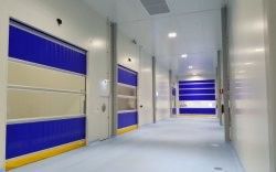 工業用環境における高周波使用のために設計された高速ドア