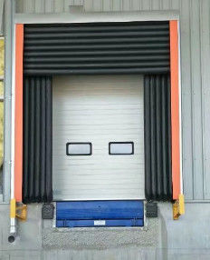動的負荷 6800kg/静的負荷 13600kg 負荷湾ドックレベルラー アンチスキッドパターン 鋼板 Baosteel