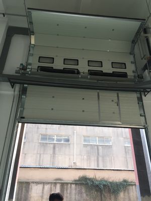 倉庫 物流 工業 断面ドア 断面ガレージドア